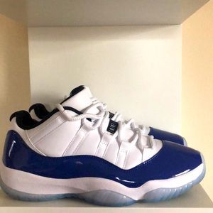 Jordan 11 Low White Concord
